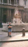 statue outside st pauls.jpg (32267 bytes)